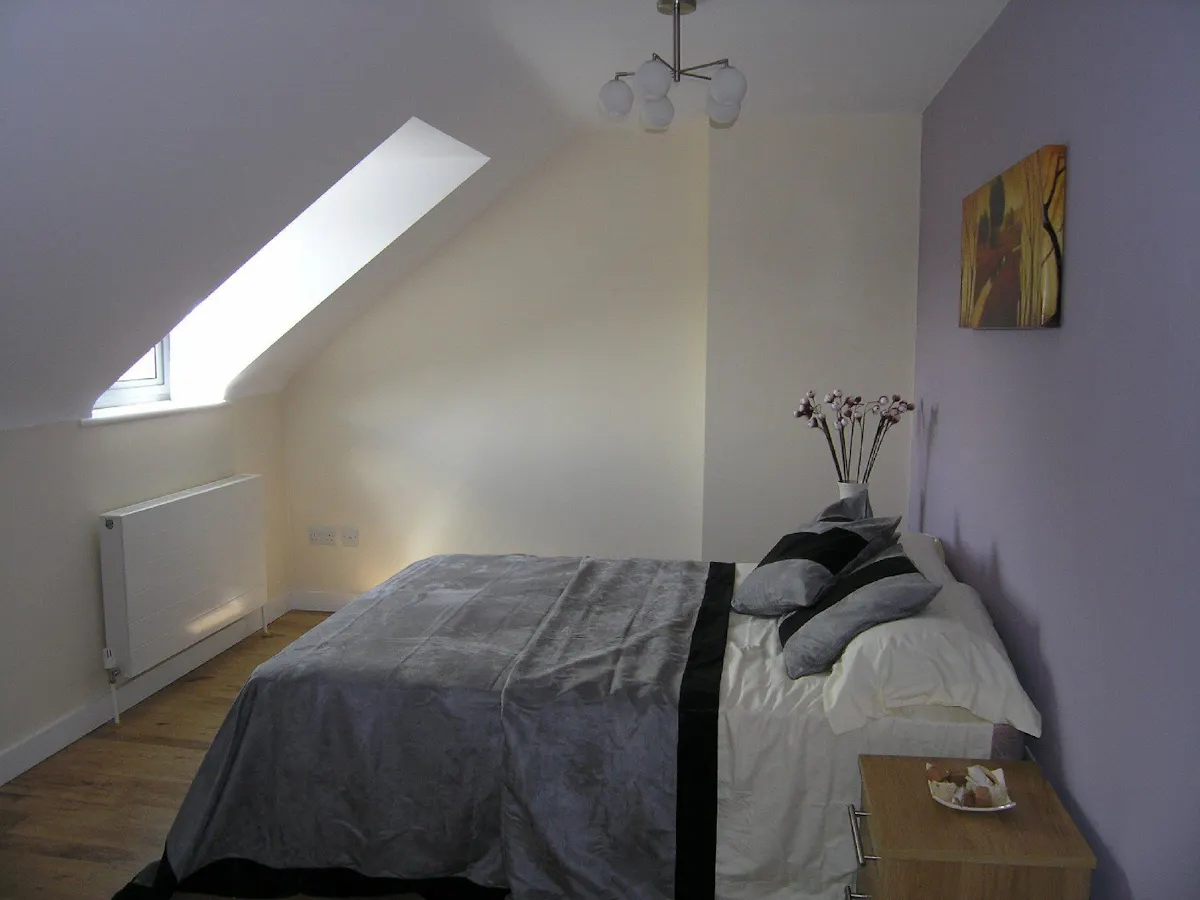 ROOM ROOM