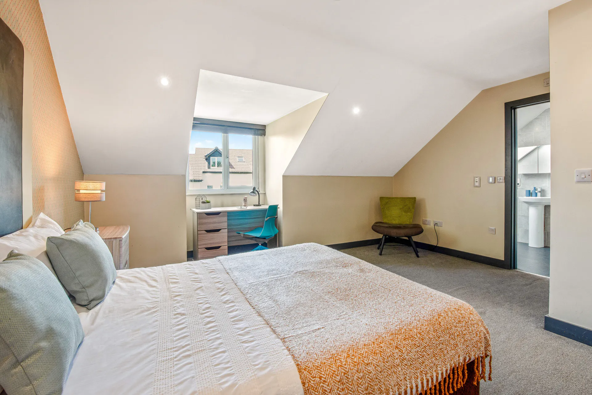 ROOM ROOM 3