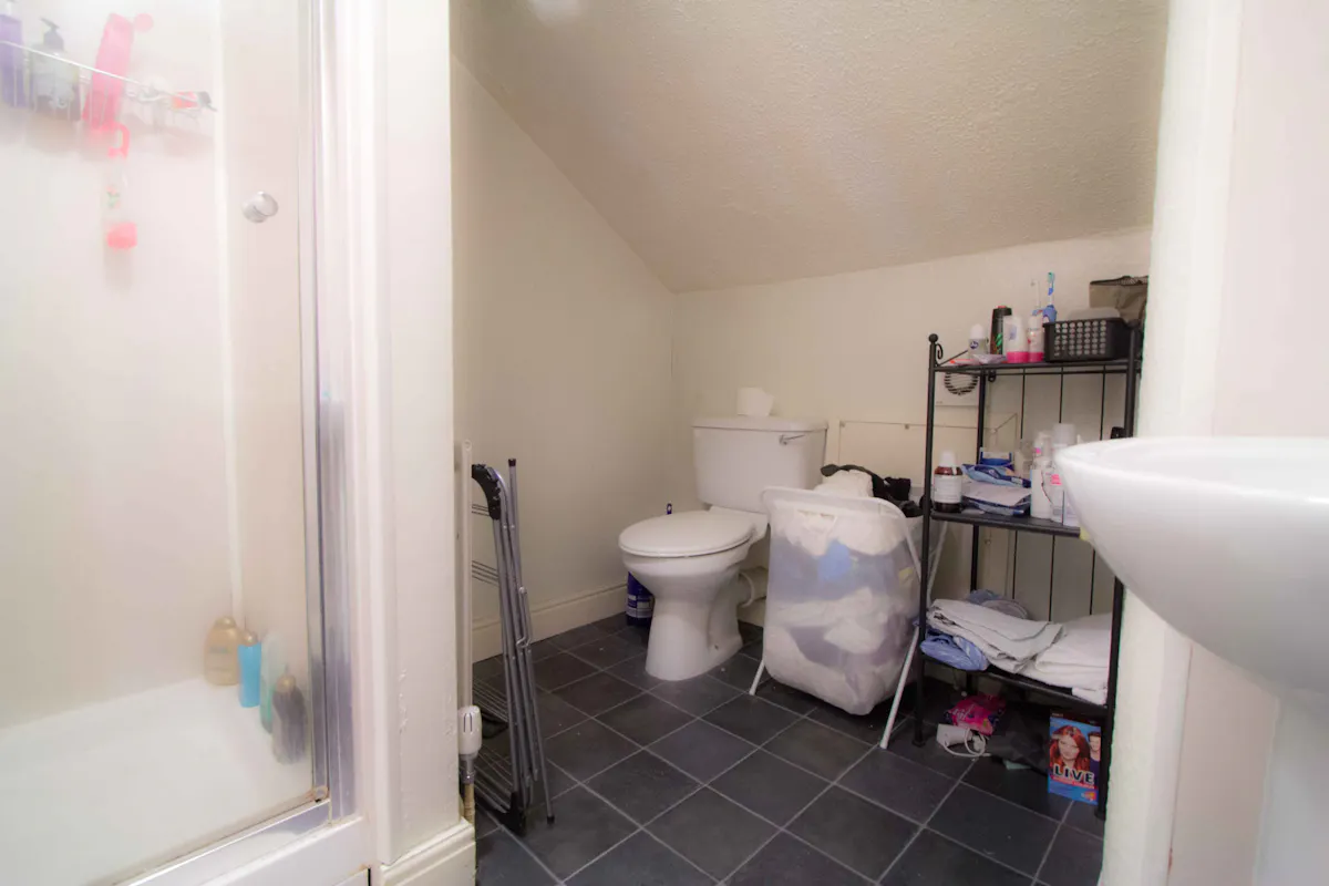 BATHROOM BATHROOM