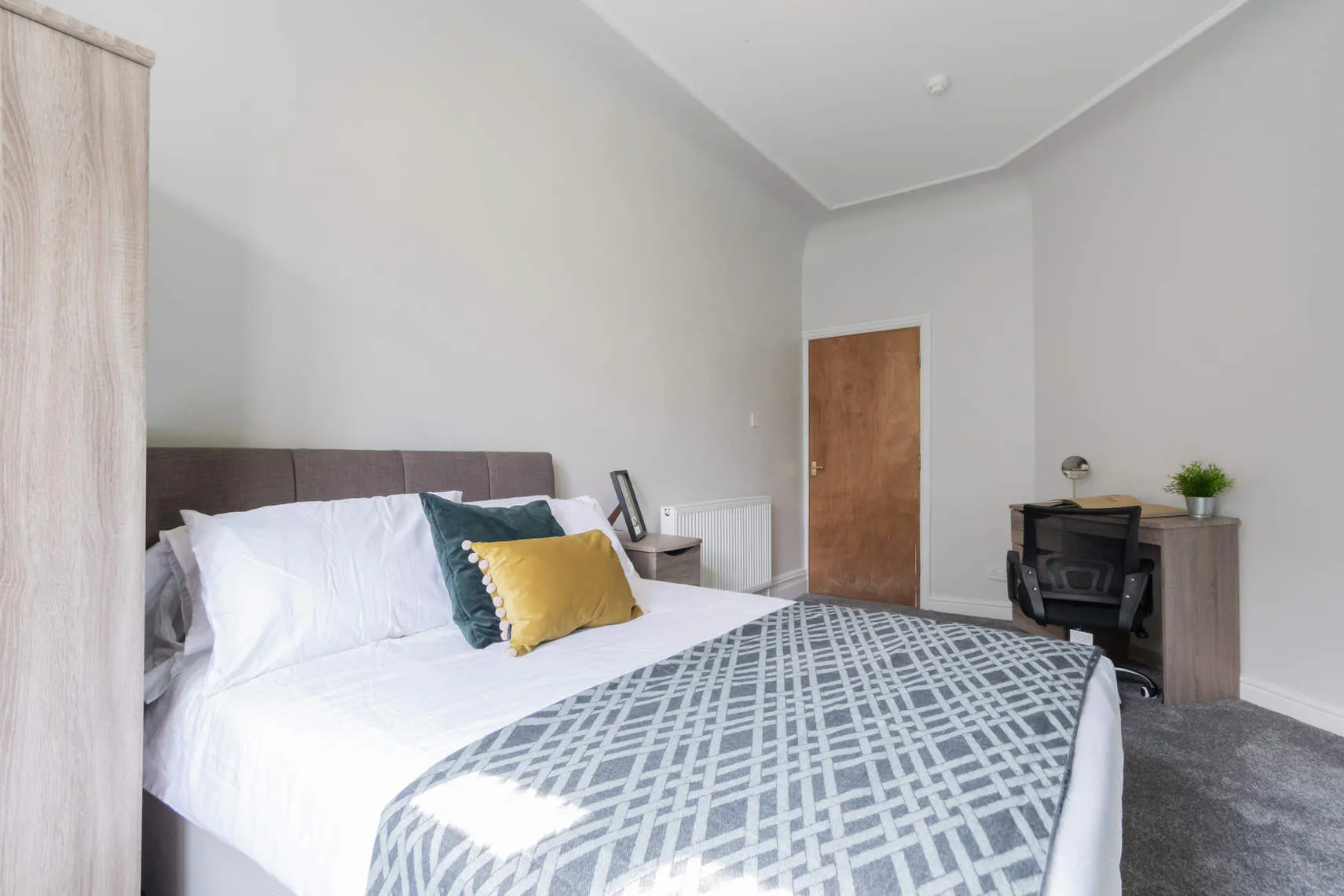 ROOM ROOM 1