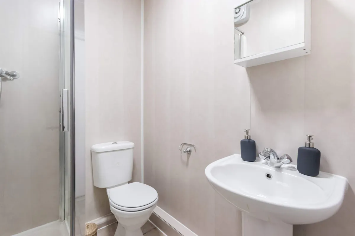 BATHROOM BATHROOM