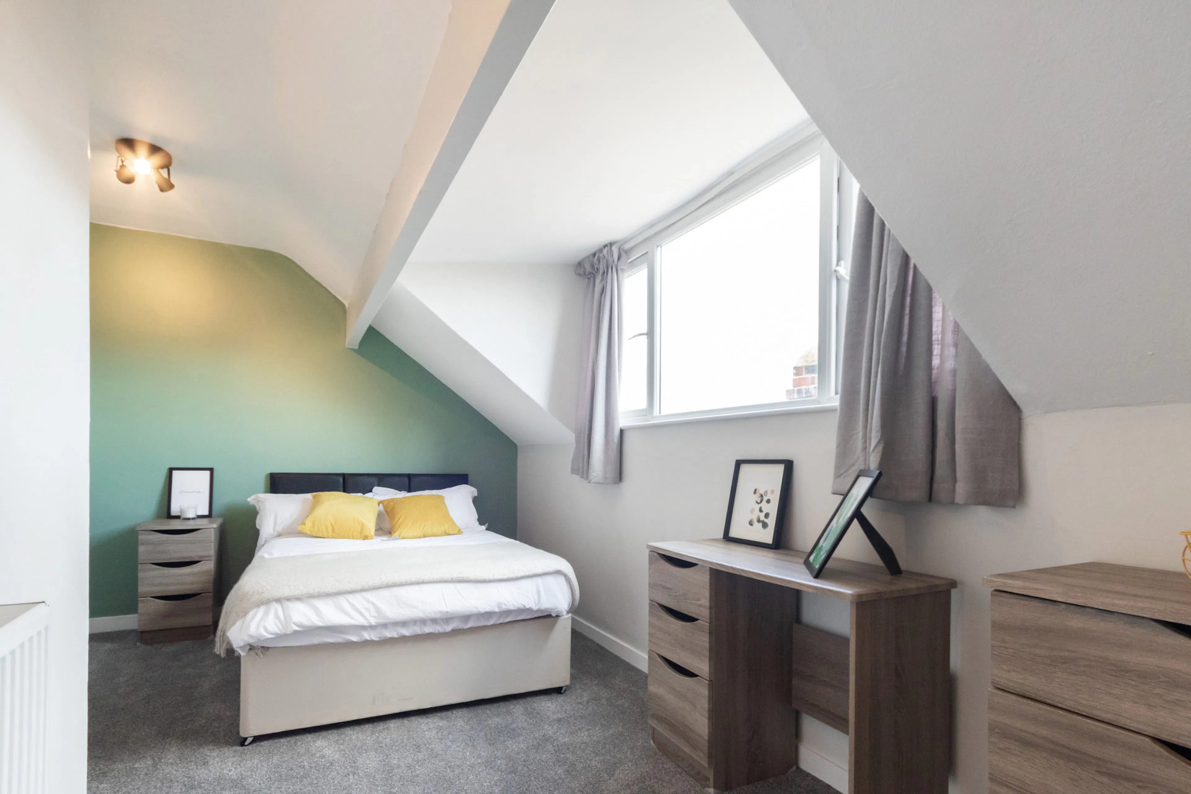 ROOM ROOM 1
