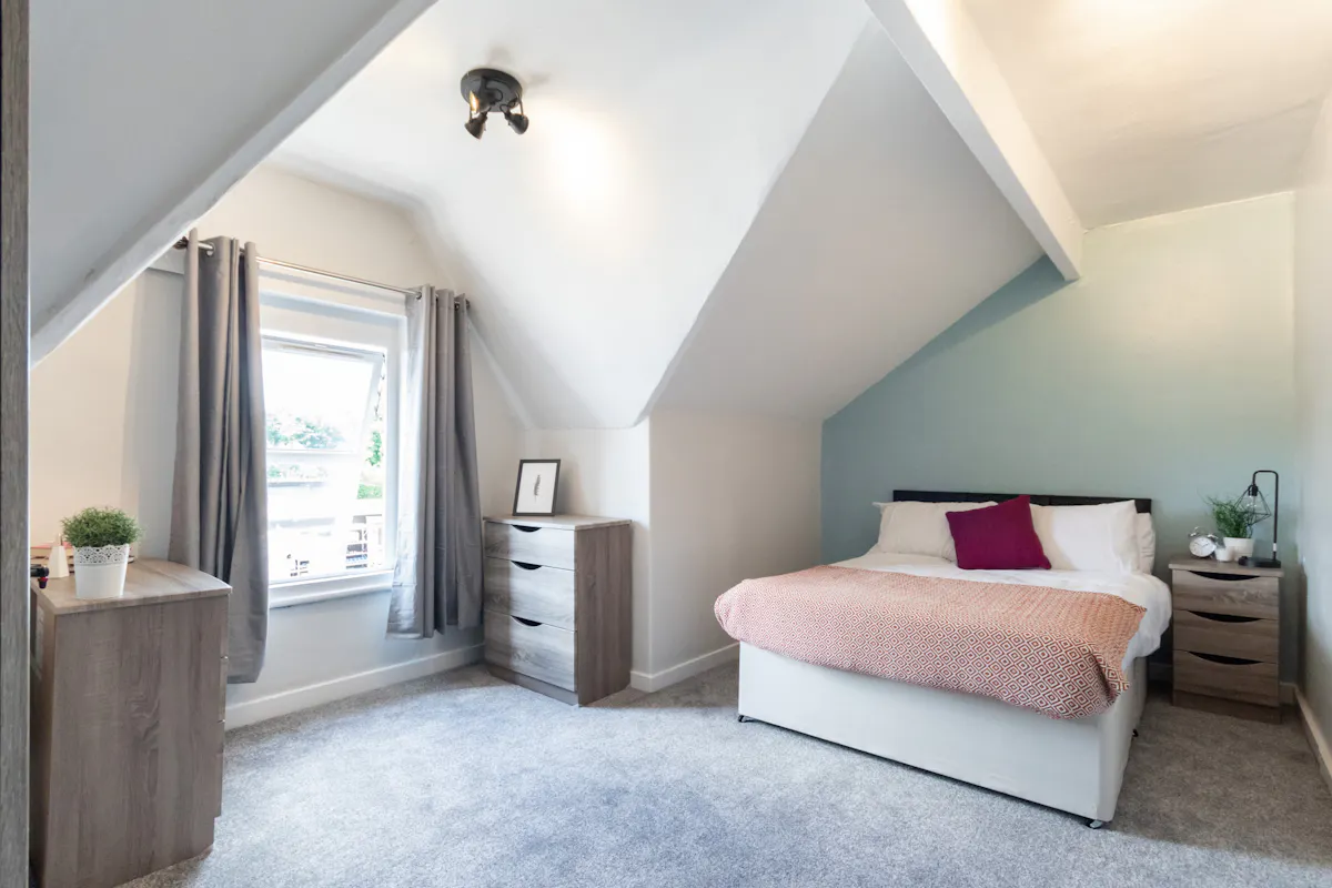 ROOM ROOM