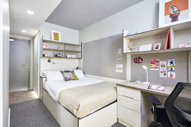 Silver En-Suite room image 1