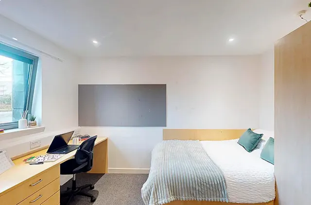2 Bedroom Apartments - Accessible room image 1