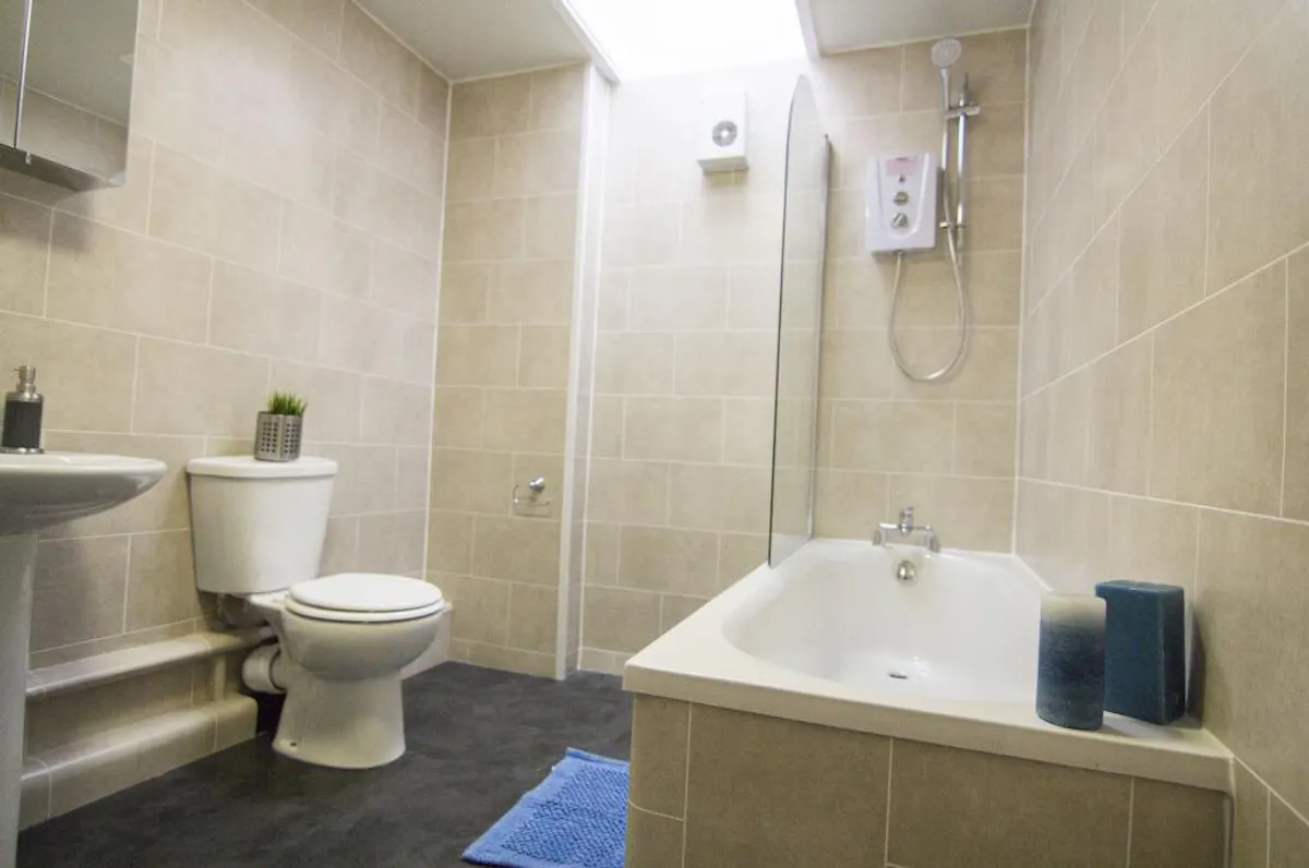 BATHROOM BATHROOM