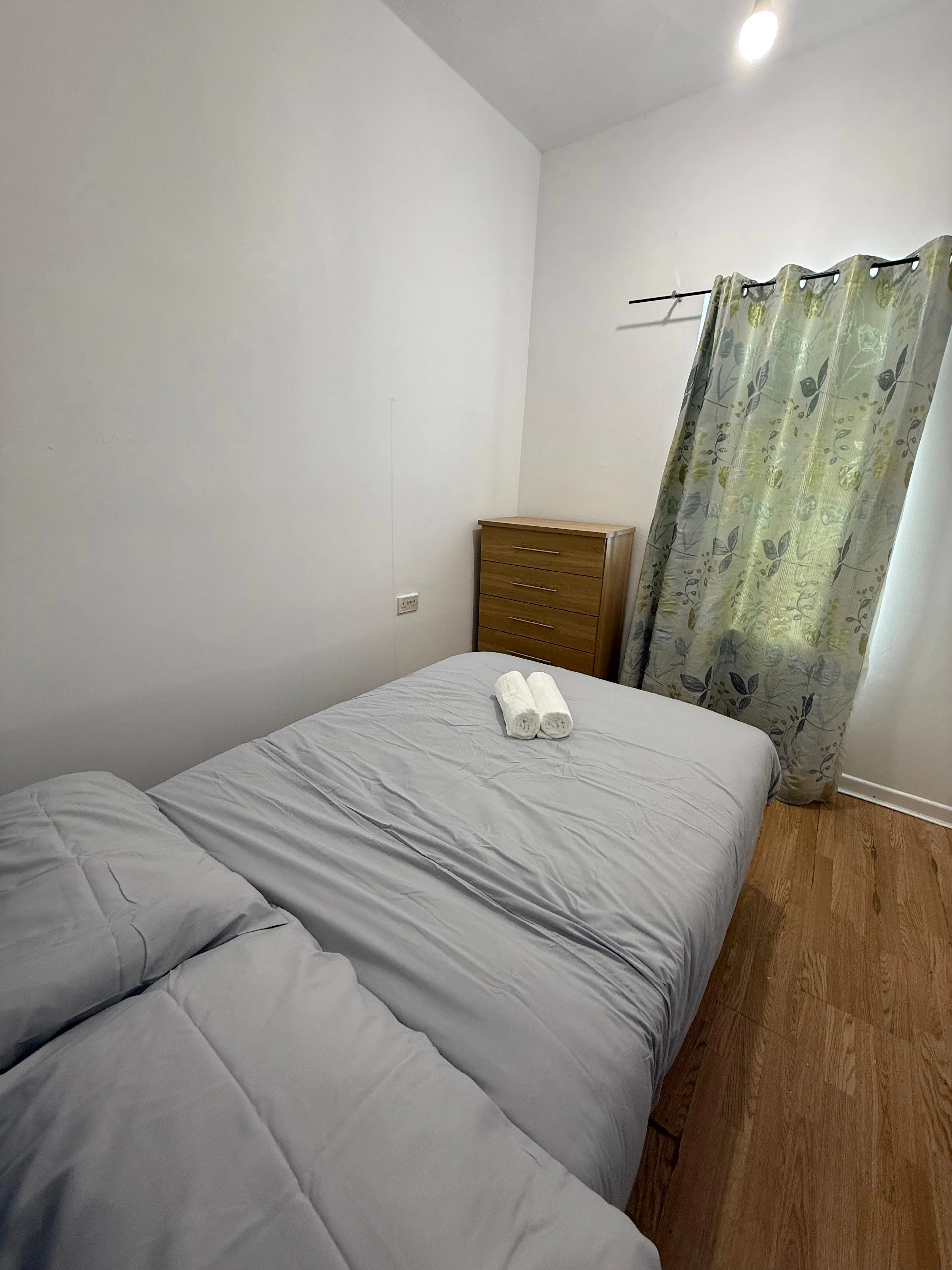 ROOM ROOM 4