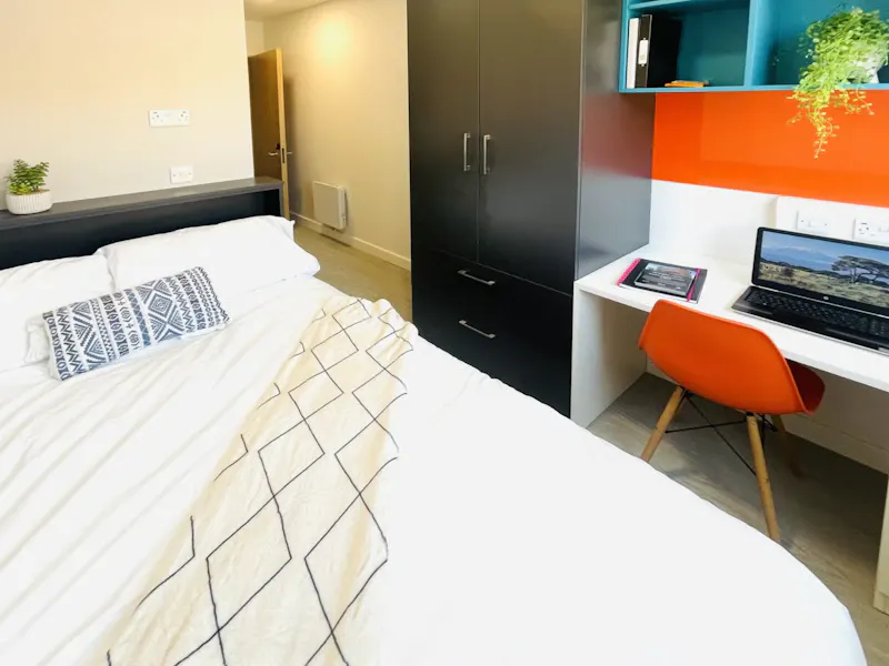 7 Bed Ensuite ROOM 1