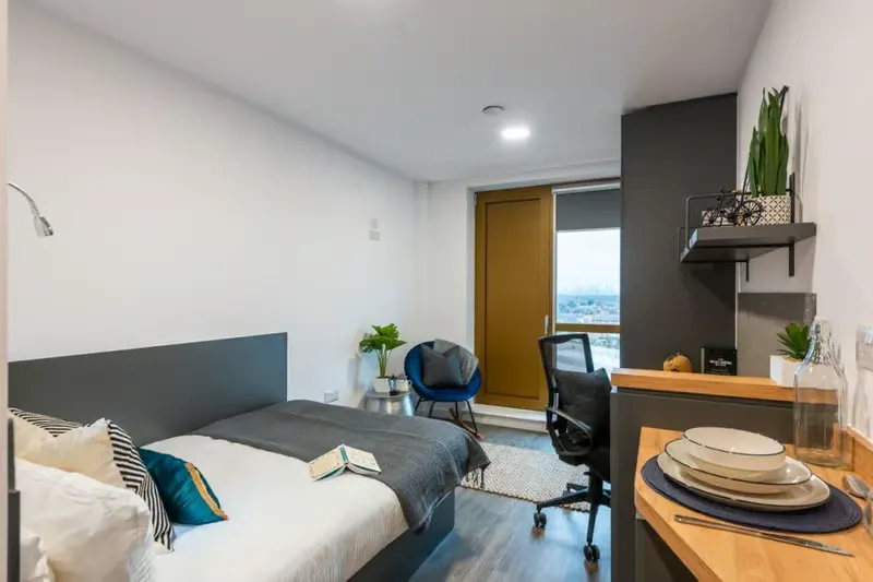 7 Bed En-suite