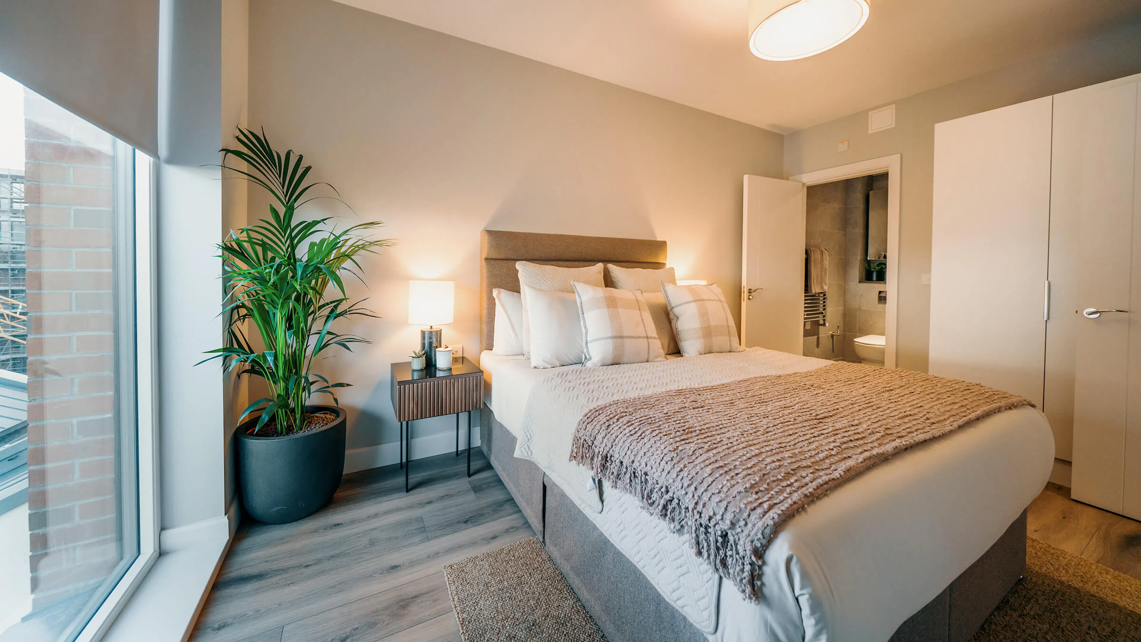 ROOM ROOM 1
