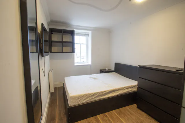 7 Bedroom Apartment room image 1