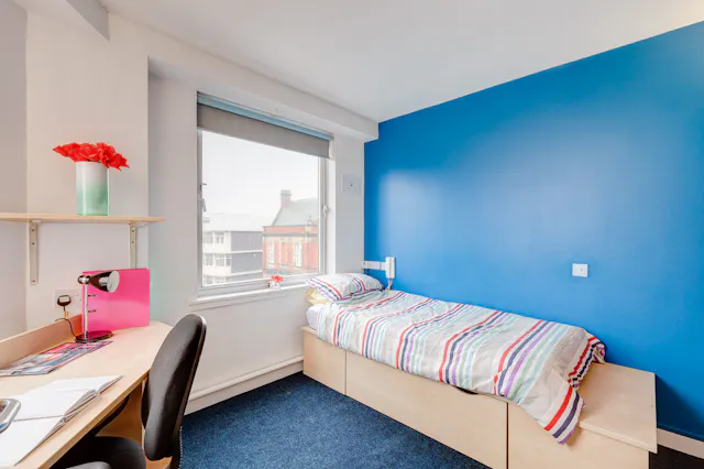 Classic Two Bedroom Apartment room image 7