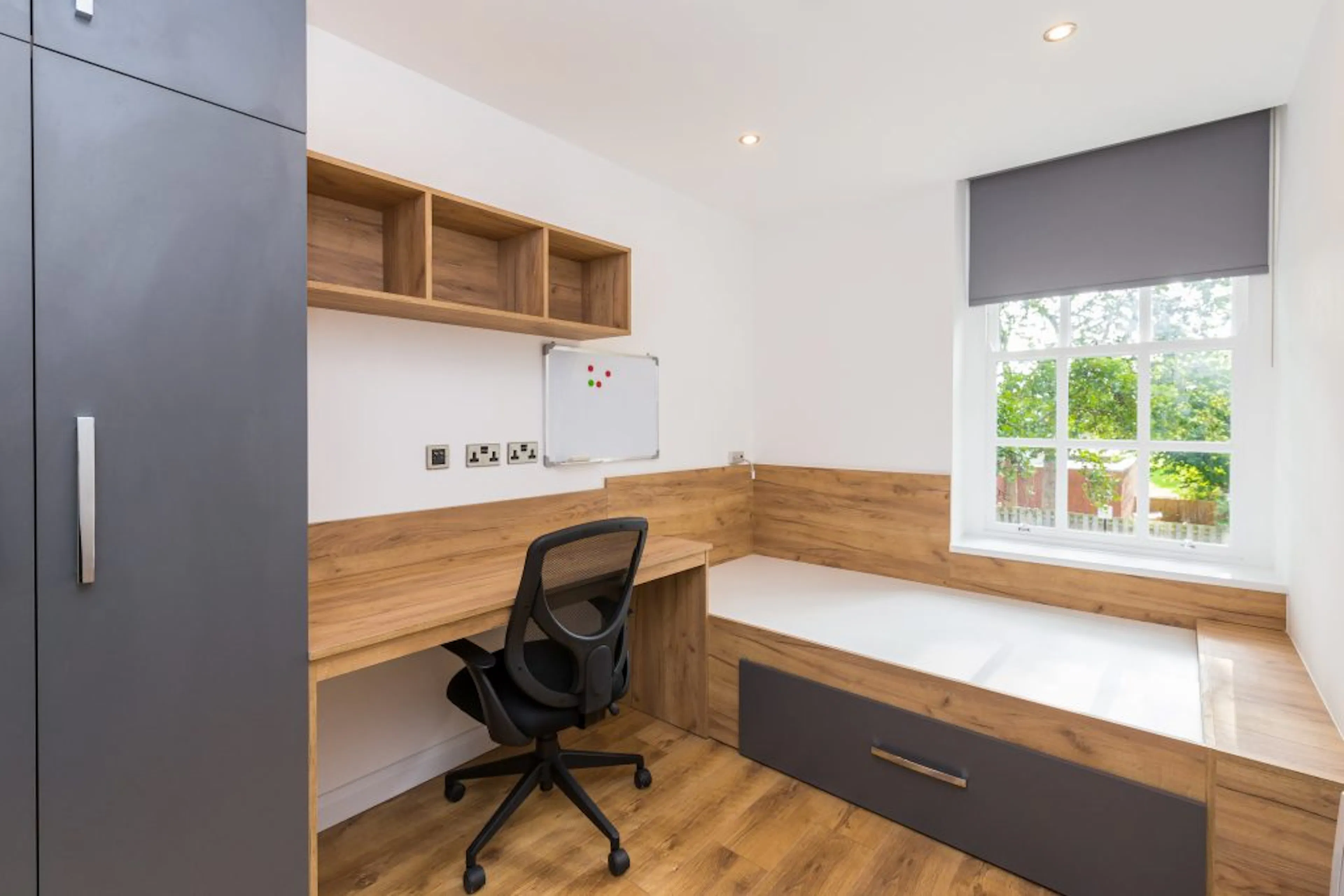 ROOM ROOM 1