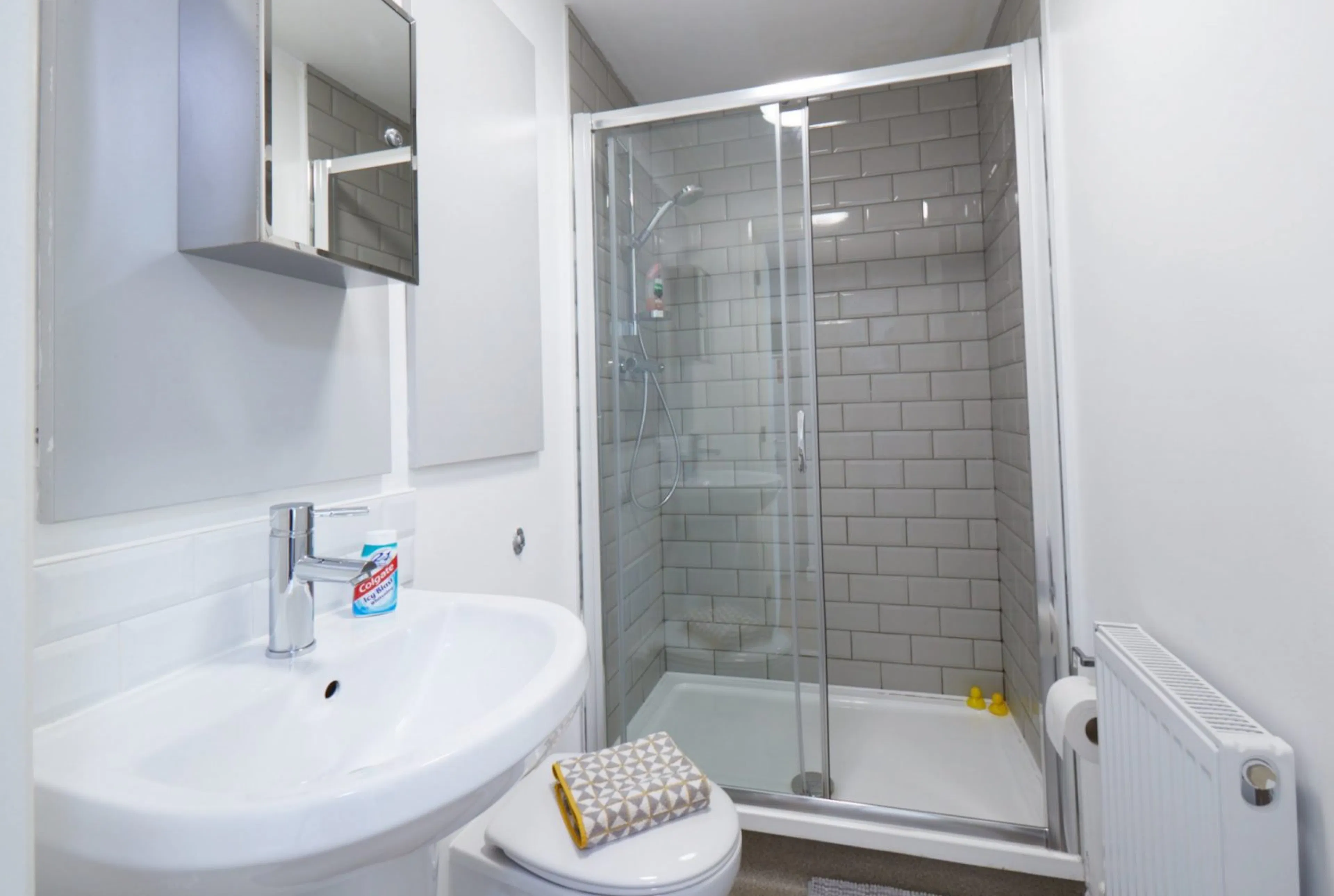 BATHROOM BATHROOM 4