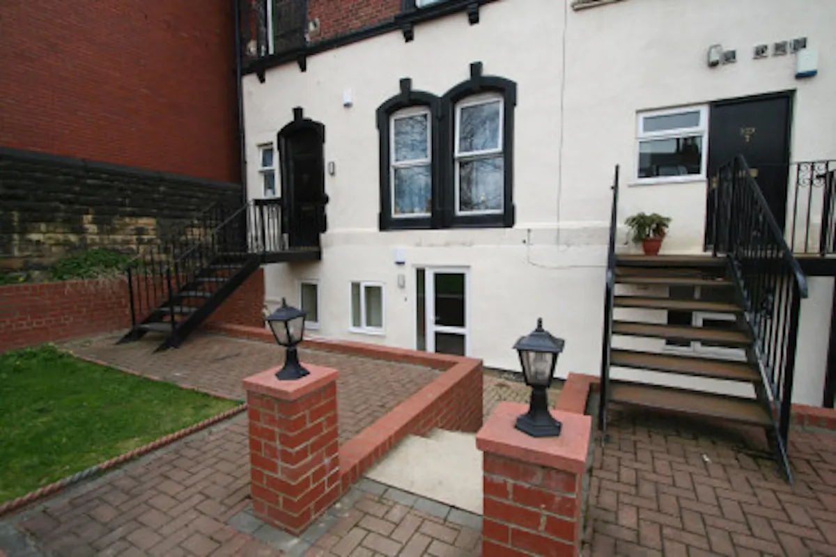 One Bedroom Flat BUILDING