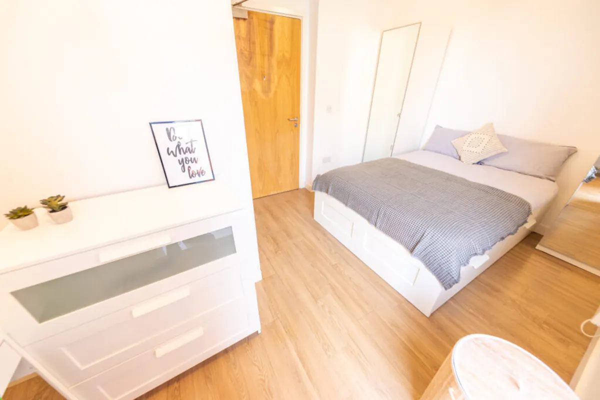 Deluxe Ensuite ROOM