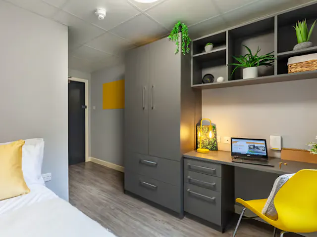Deluxe Ensuite room image 1