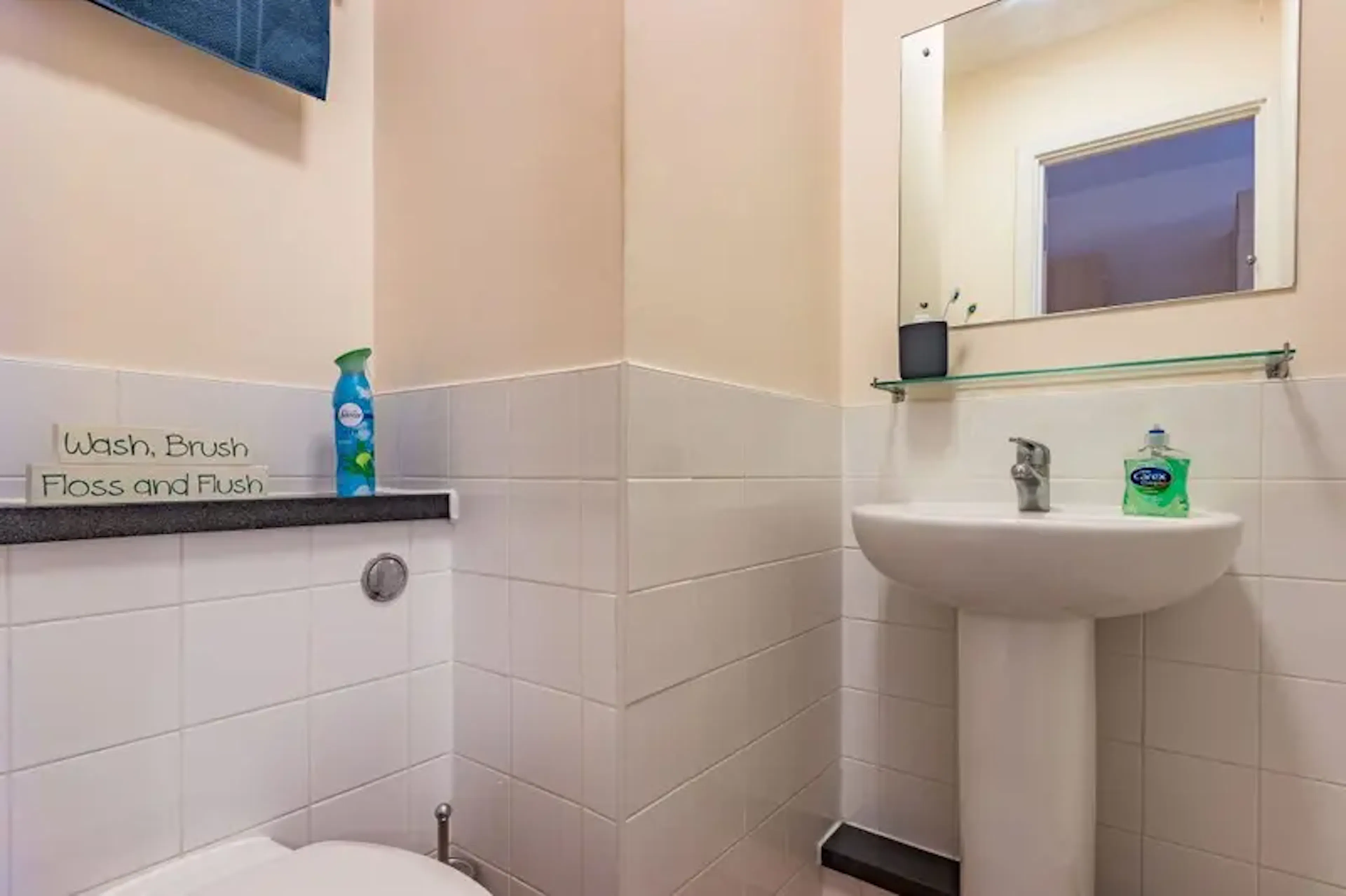 Classic 6 Bed Ensuite BATHROOM 2