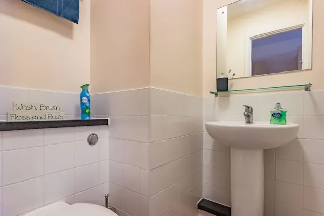 Classic 3 Bed Ensuite room image 3