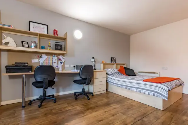 One-Bed Apartment room image 3