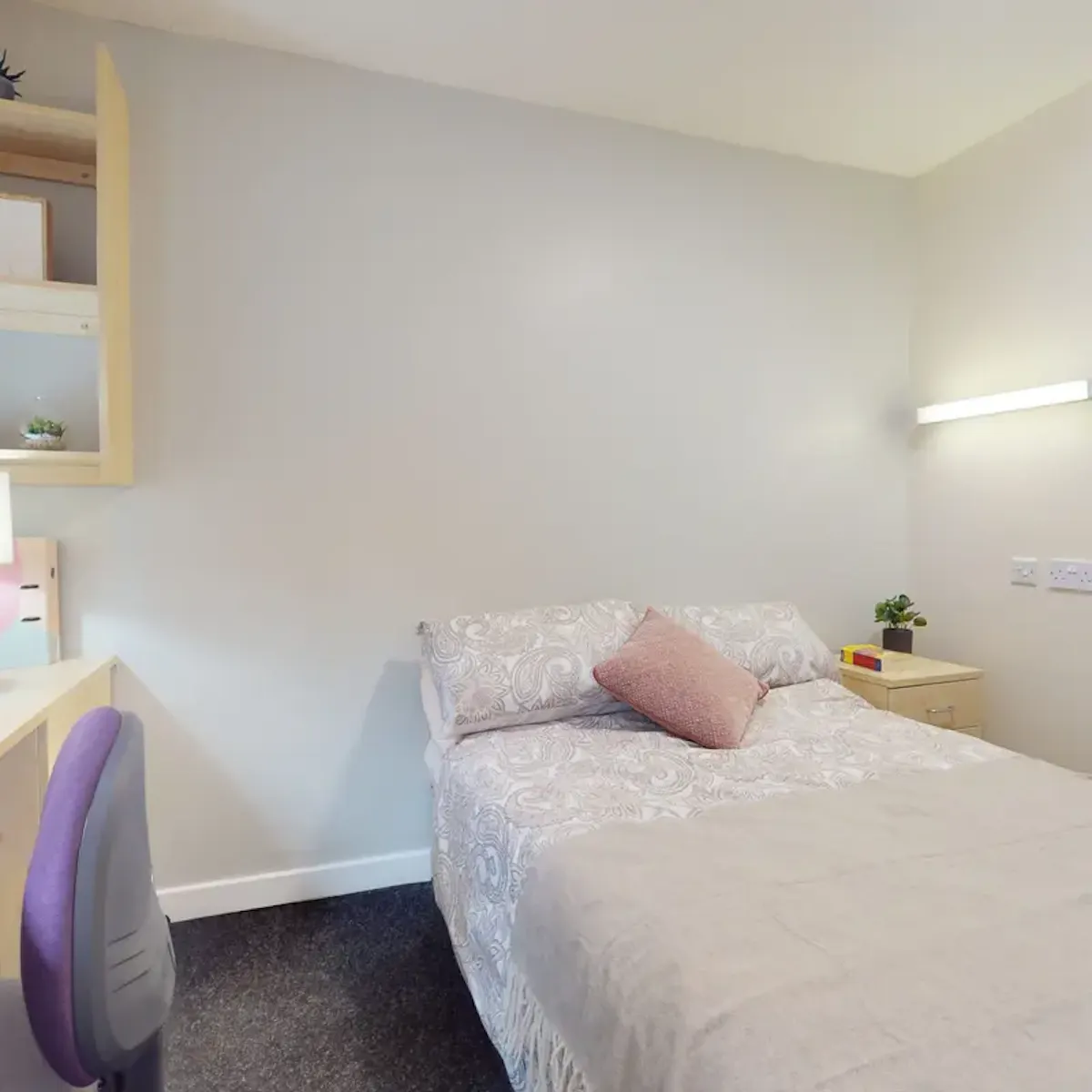 Classic 5 Bed Ensuite ROOM