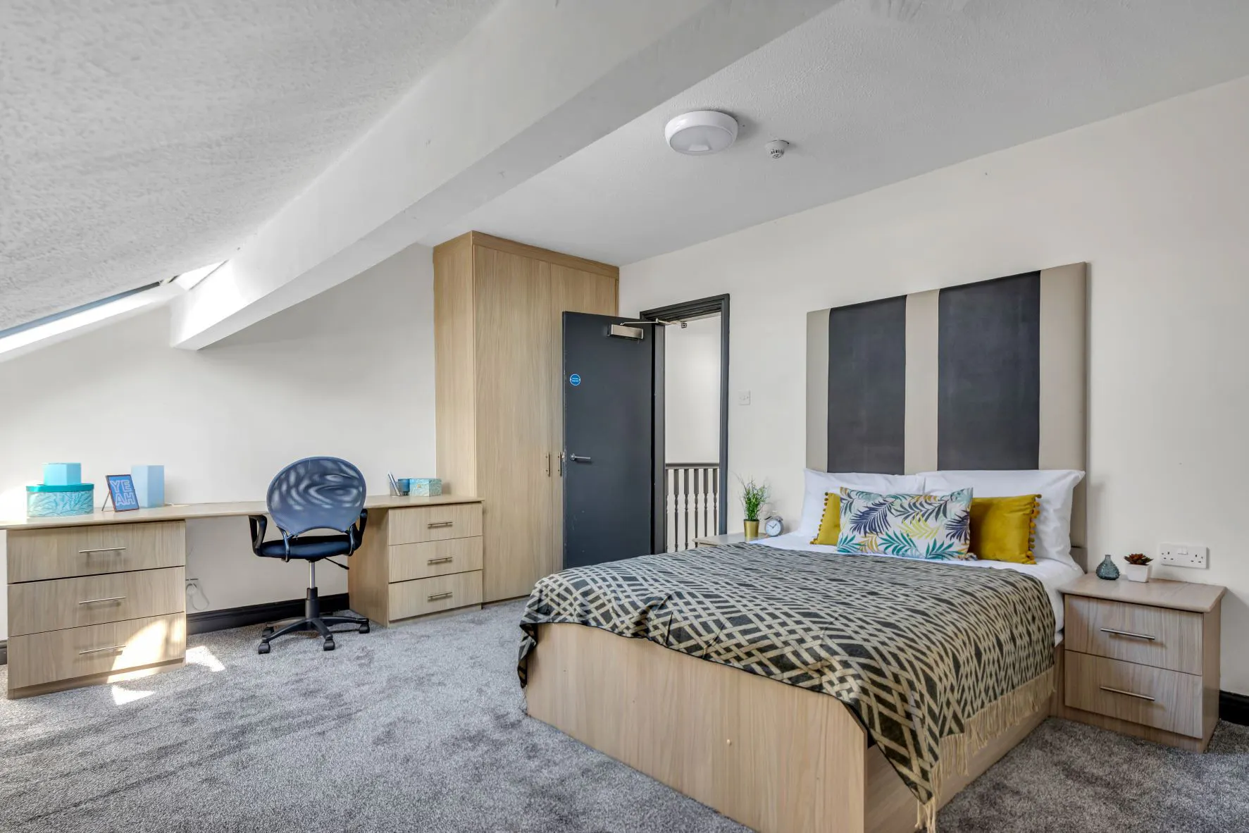 ROOM ROOM 2