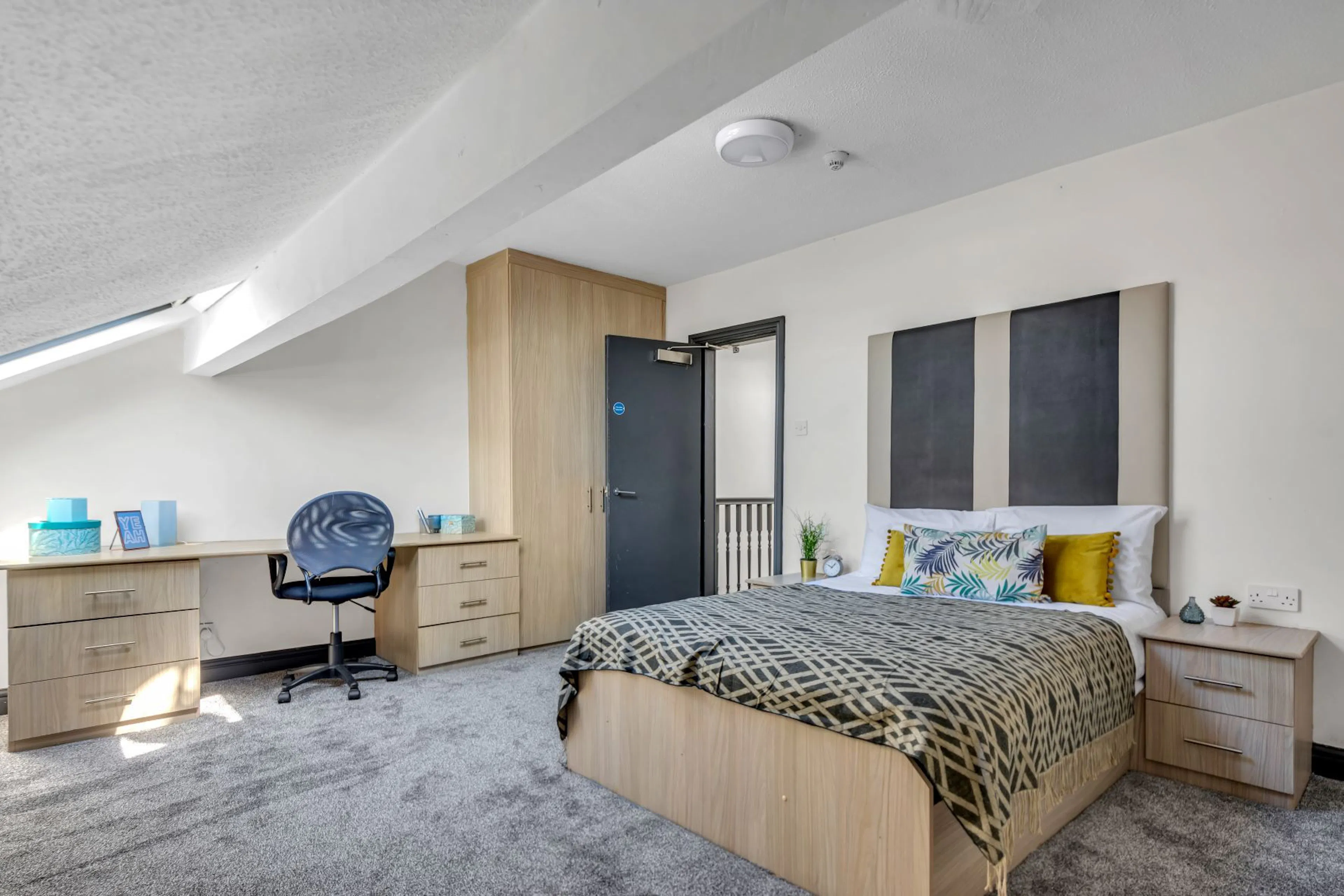 ROOM ROOM 2