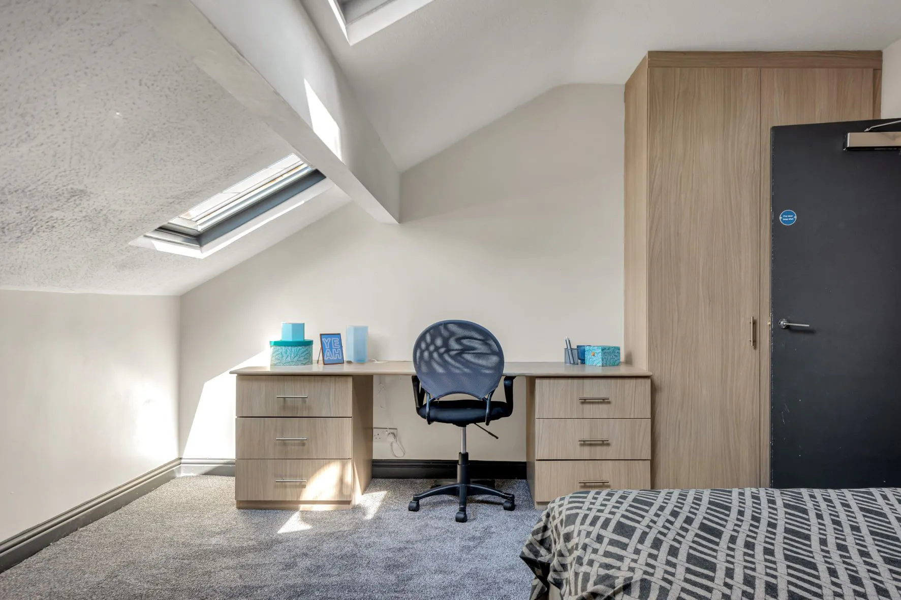 ROOM ROOM 1