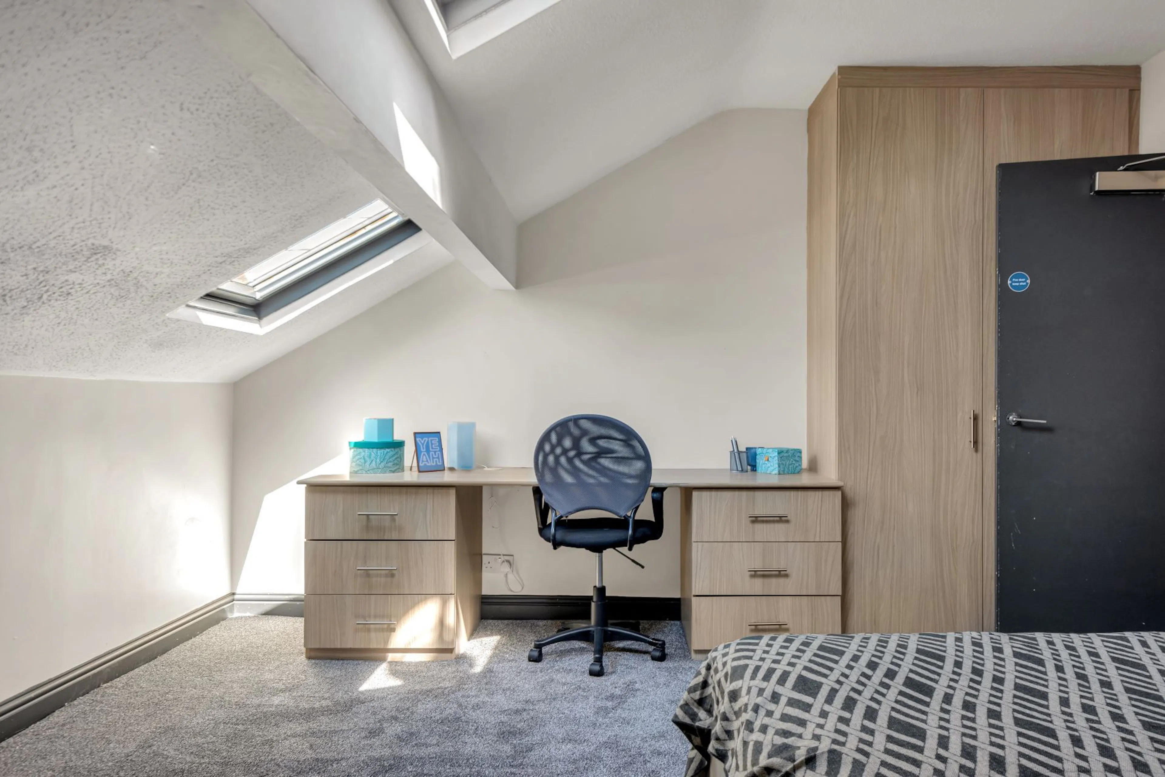 ROOM ROOM 1