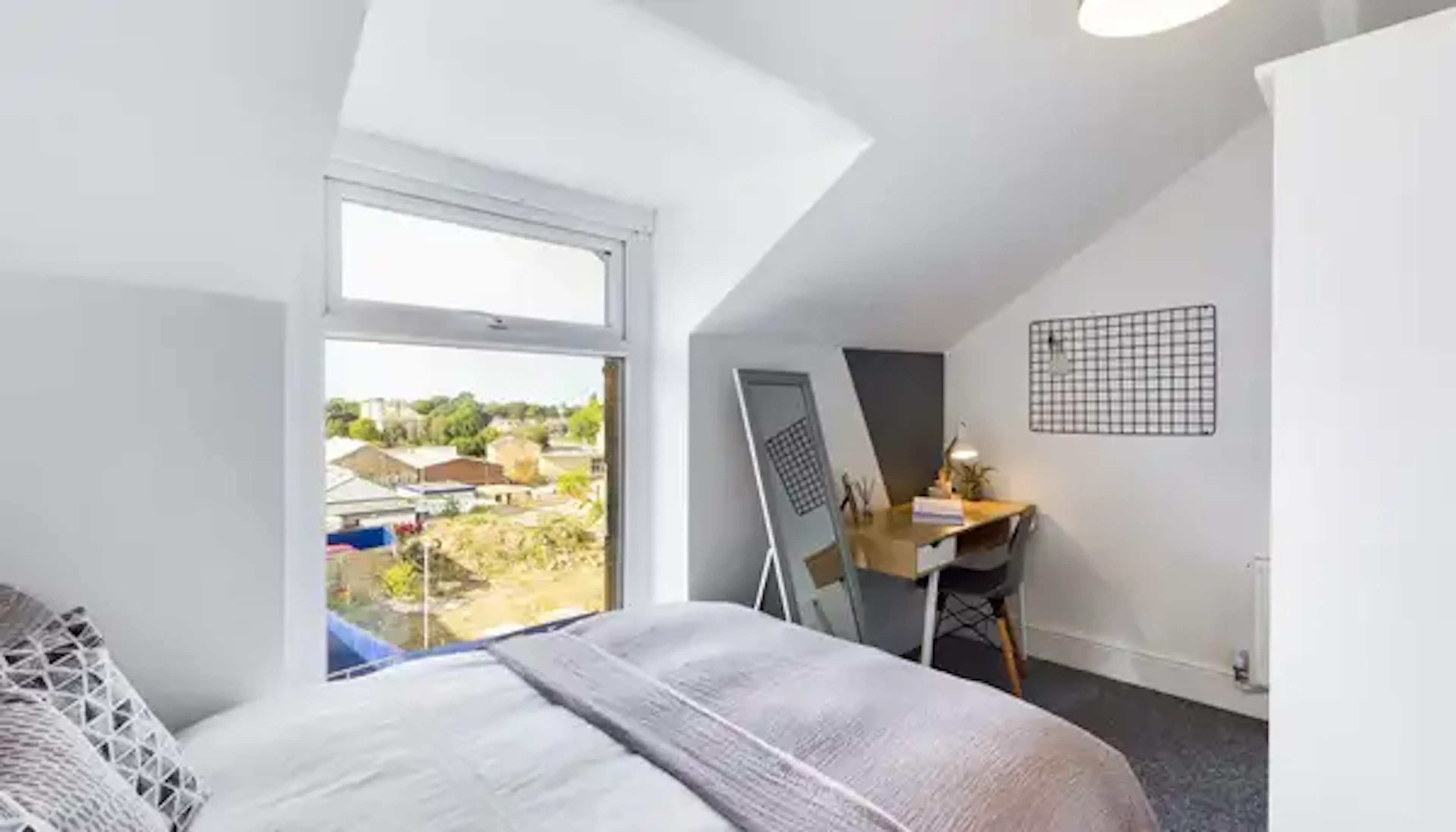 5 Bed Apartment ROOM 1