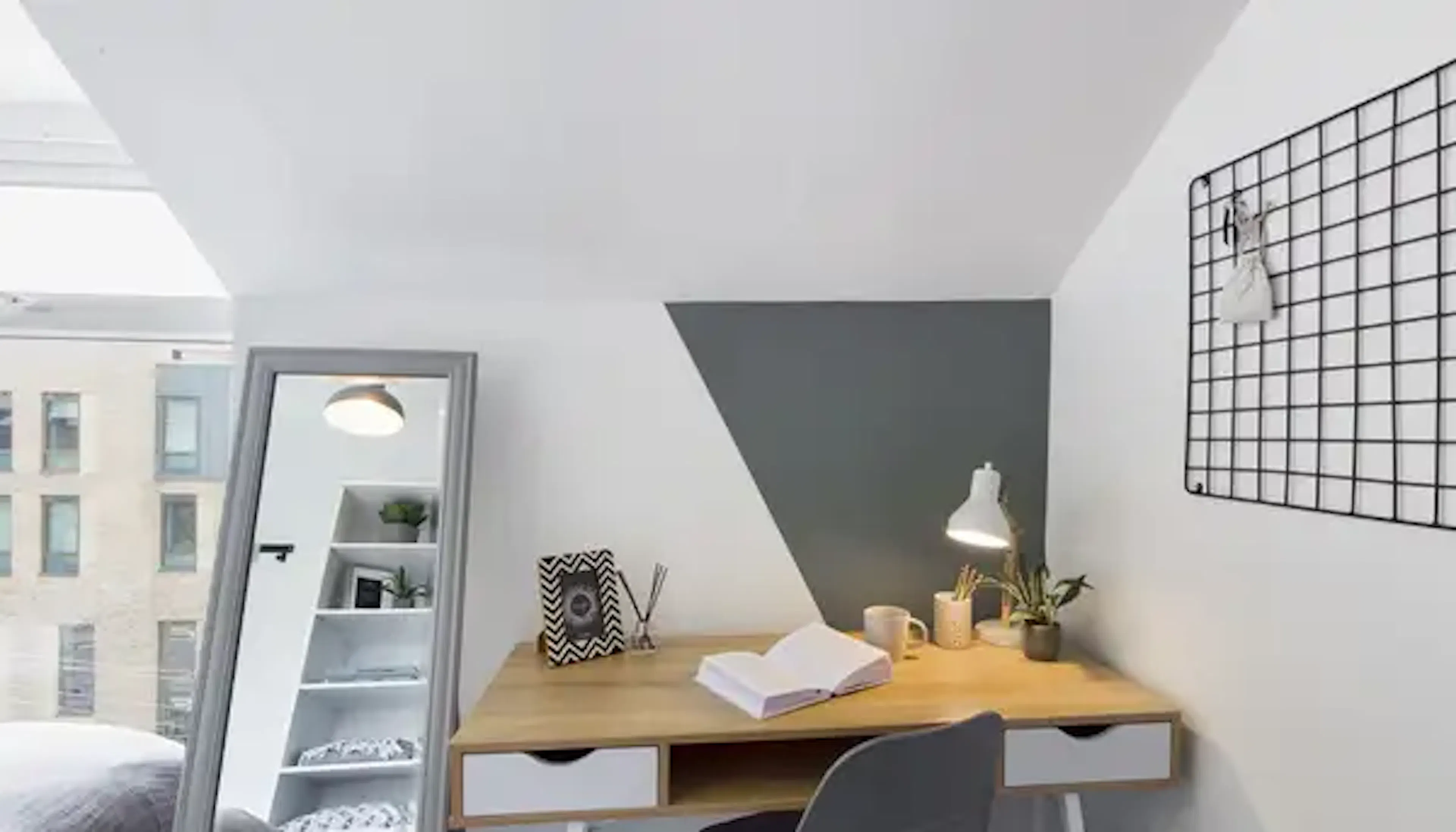 5 Bed Apartment ROOM 2