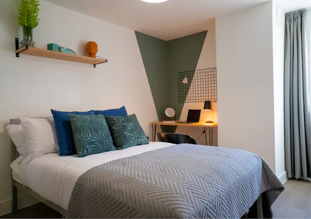 Flat 1, 5 Bedroom House room image 1