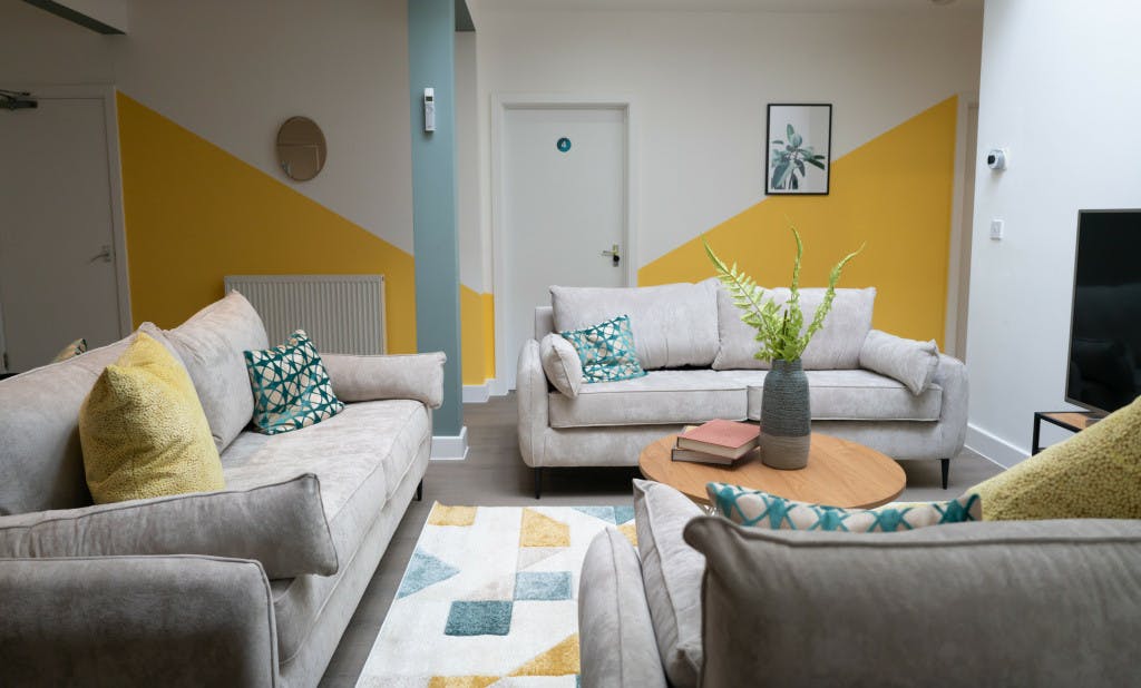 331-dickenson-road-manchester-Flat 2, 3 Bedroom House