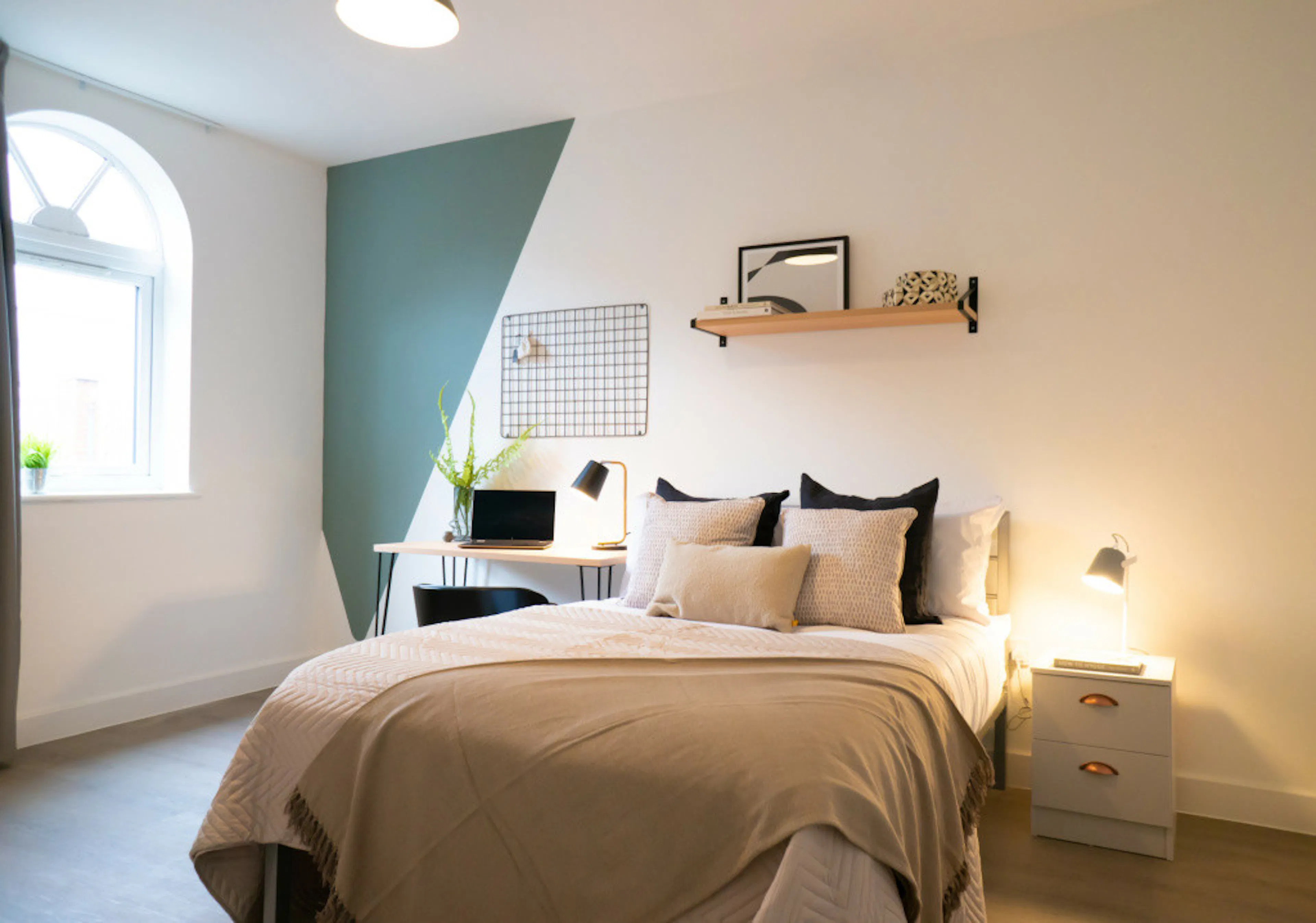 Flat 1, 5 Bedroom House ROOM 4