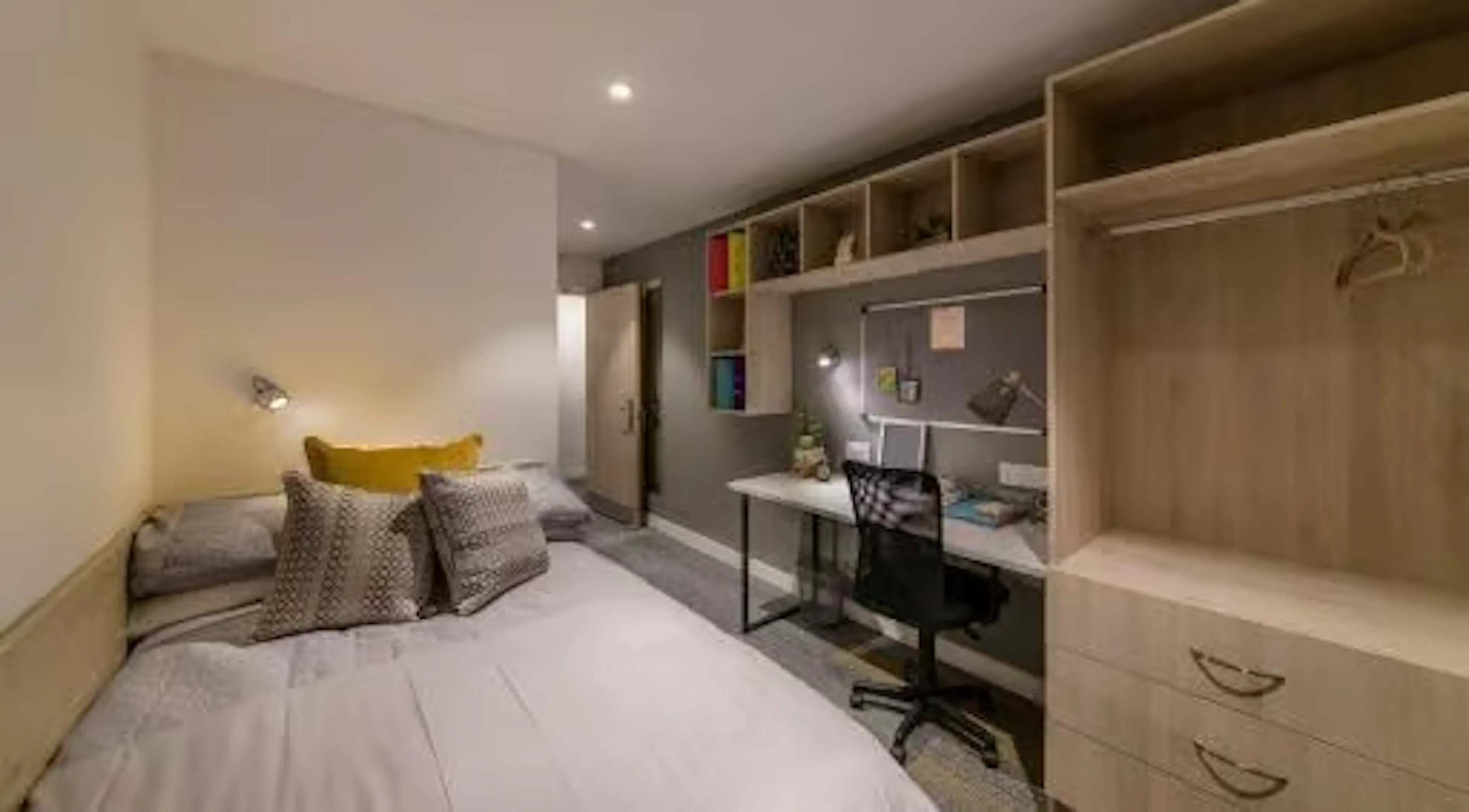 Ensuite Room ROOM 1