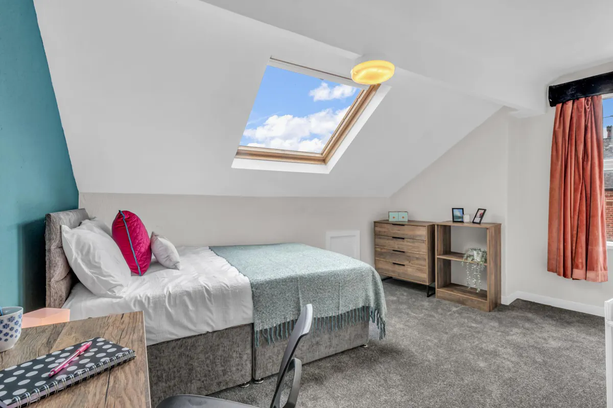ROOM ROOM