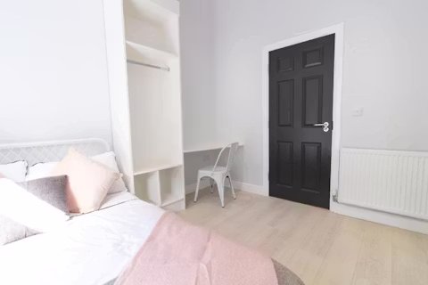 18-halsbury-road-l6-6dq-liverpool-ROOM