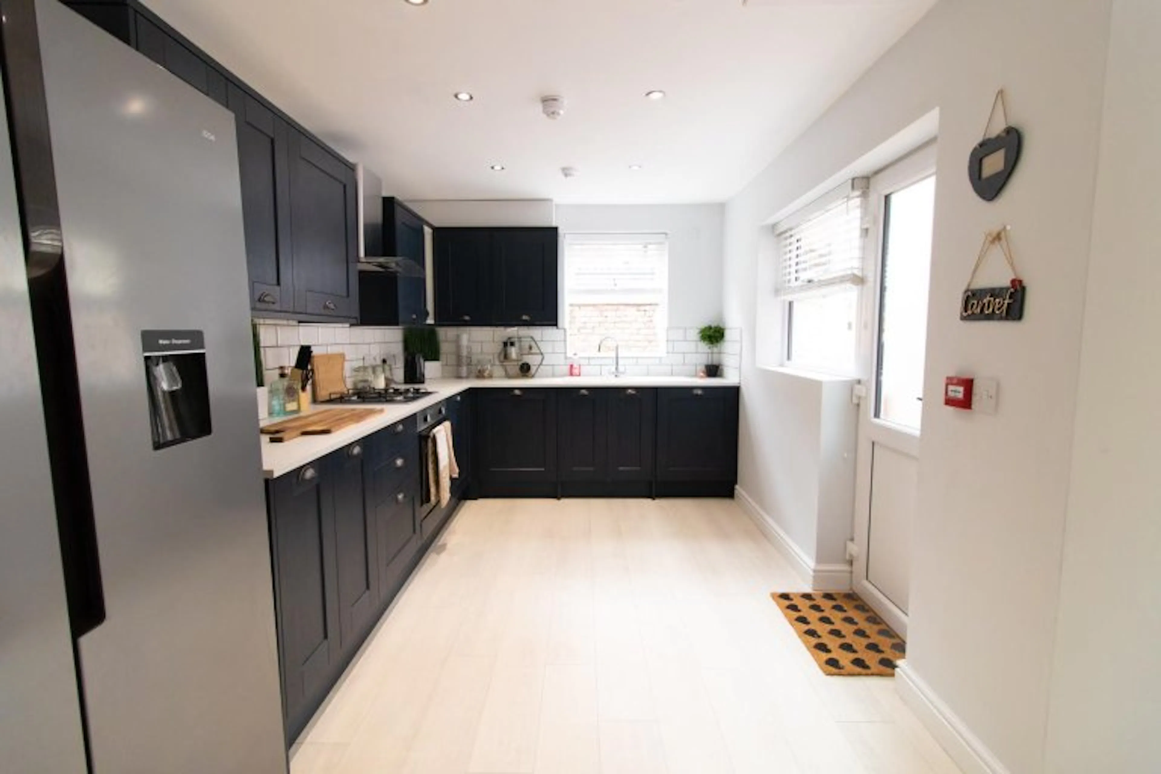 6 Bedroom House - 85 KITCHEN 3