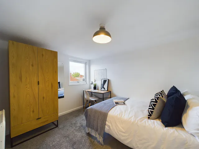 7 Bedroom House room image 2