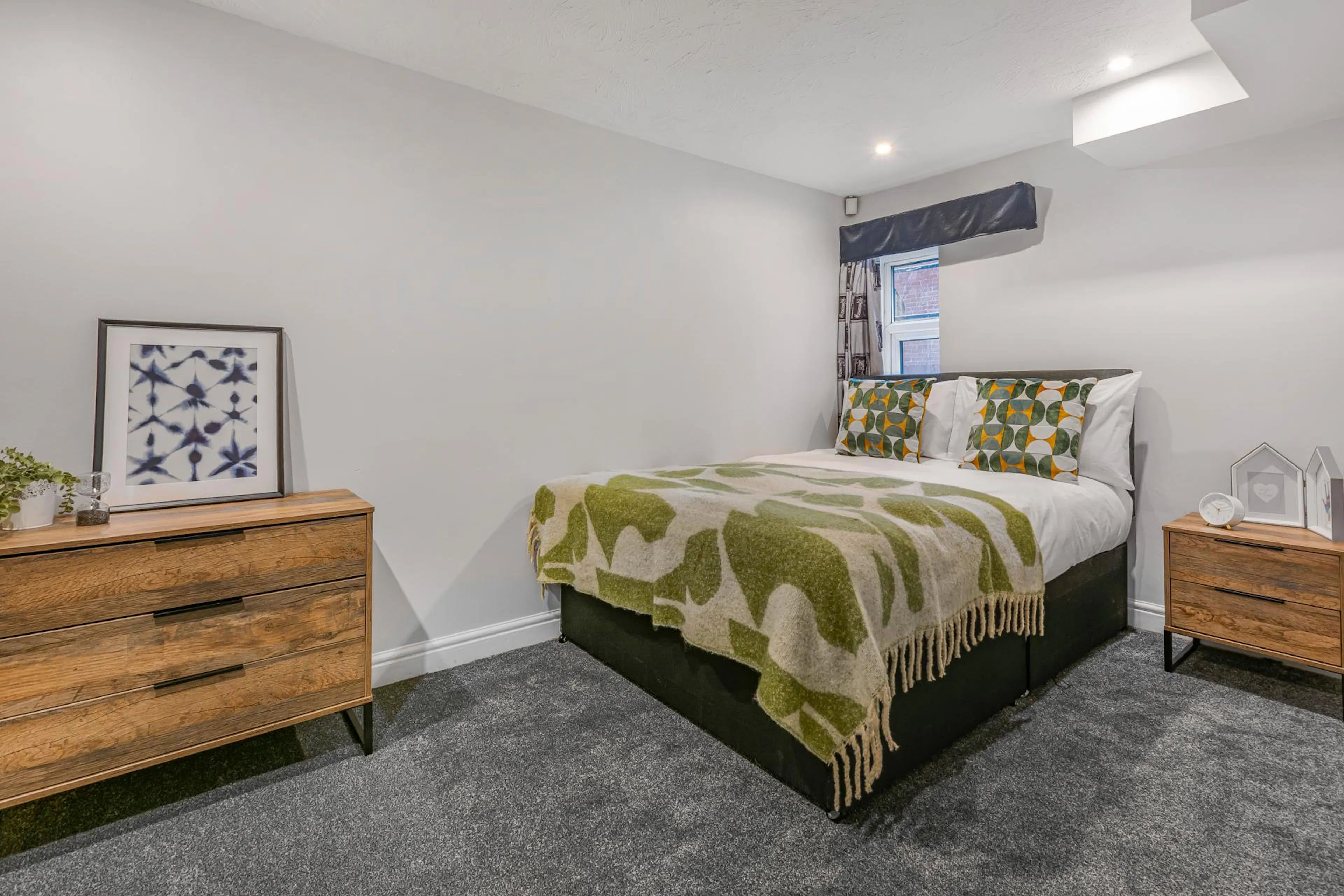 ROOM ROOM 1