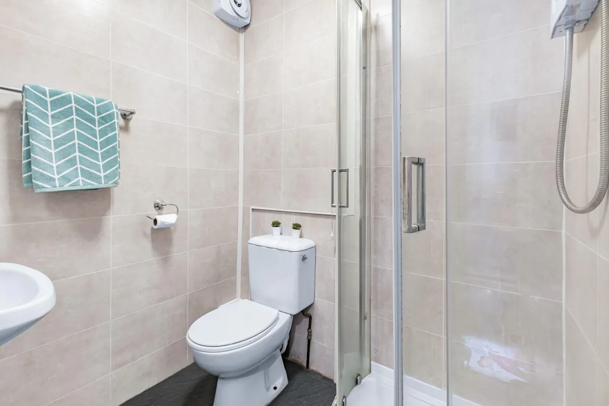 BATHROOM BATHROOM