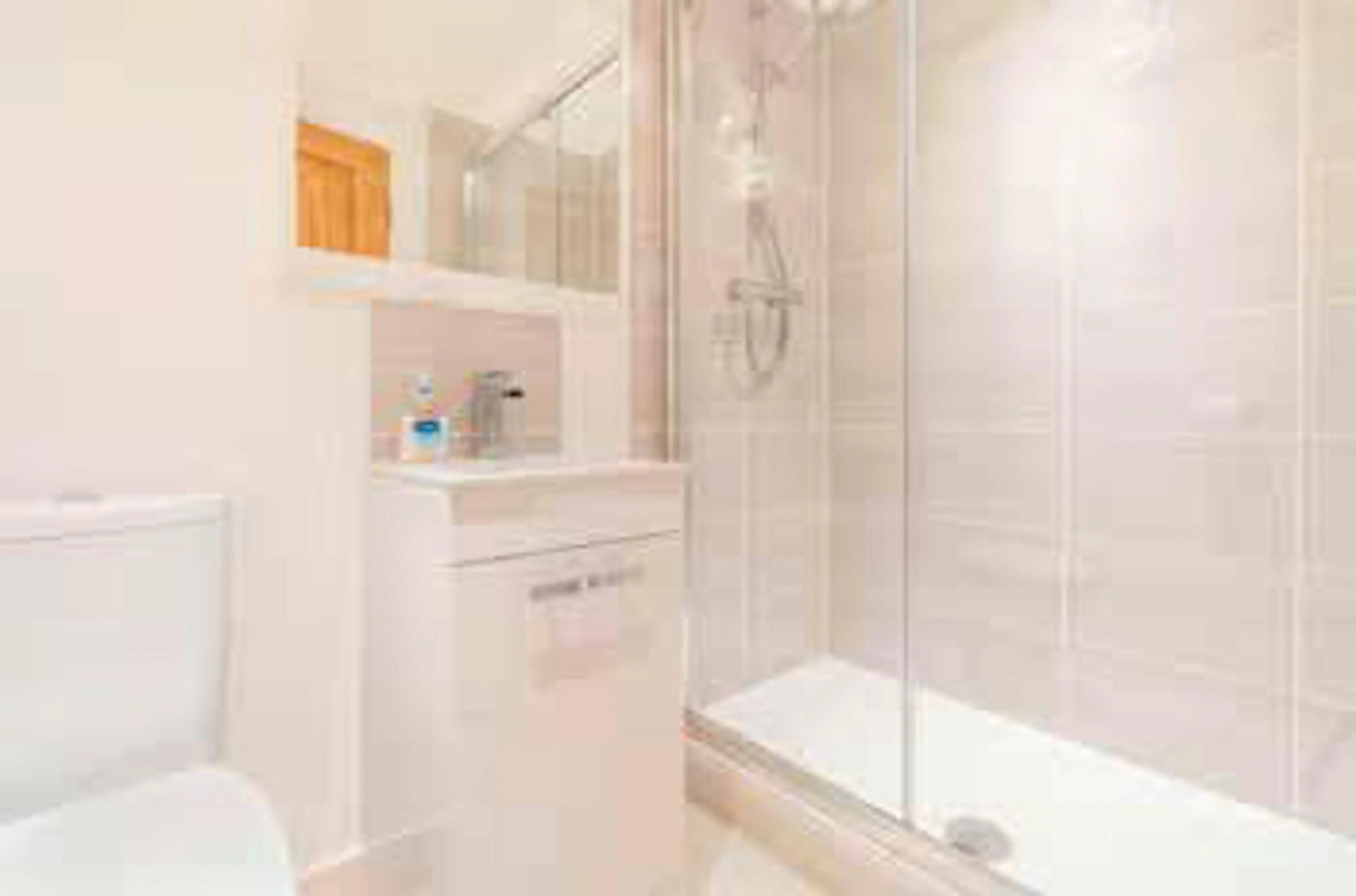 Classic Ensuite BATHROOM 3