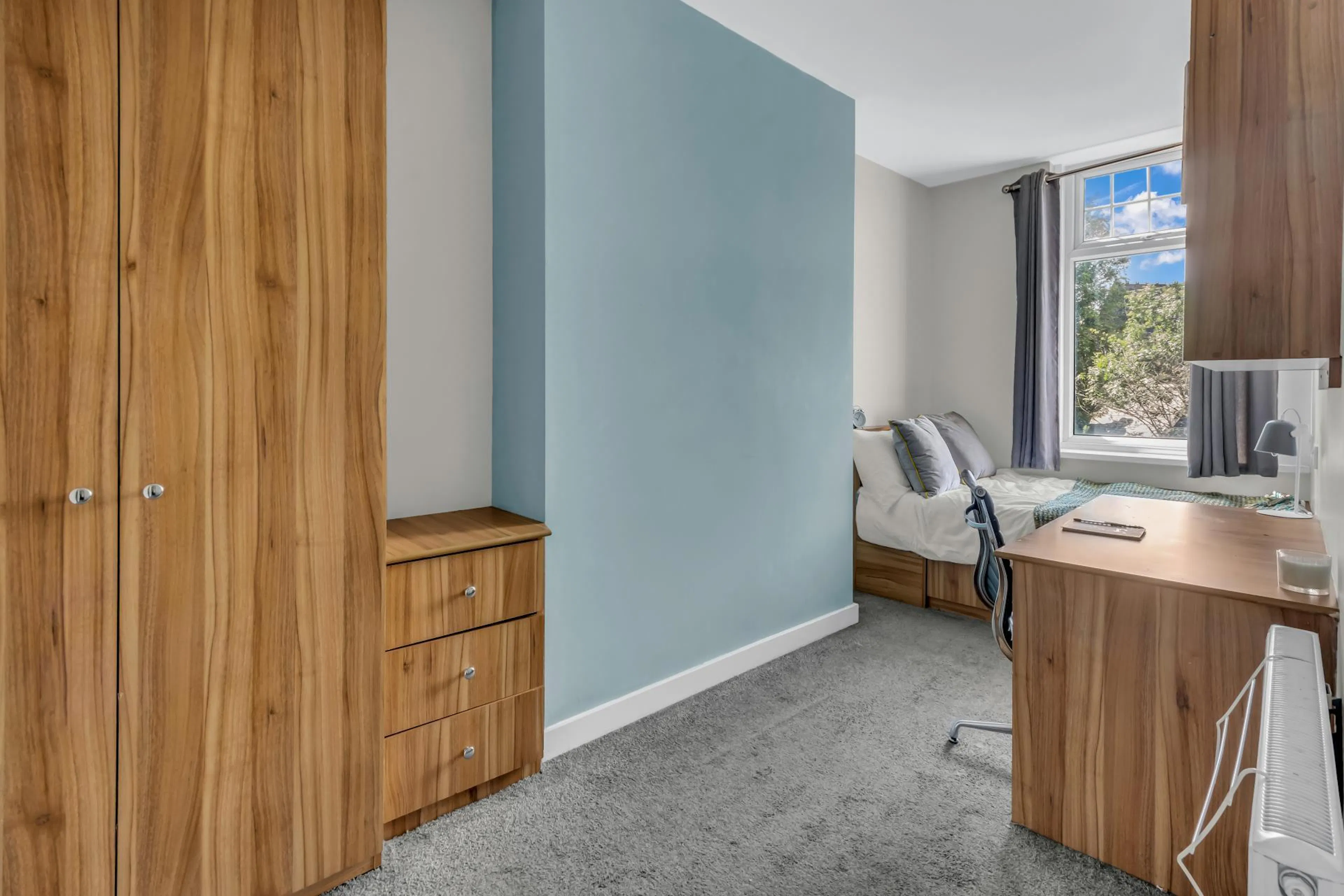 Three Bedroom Apartment ROOM 1