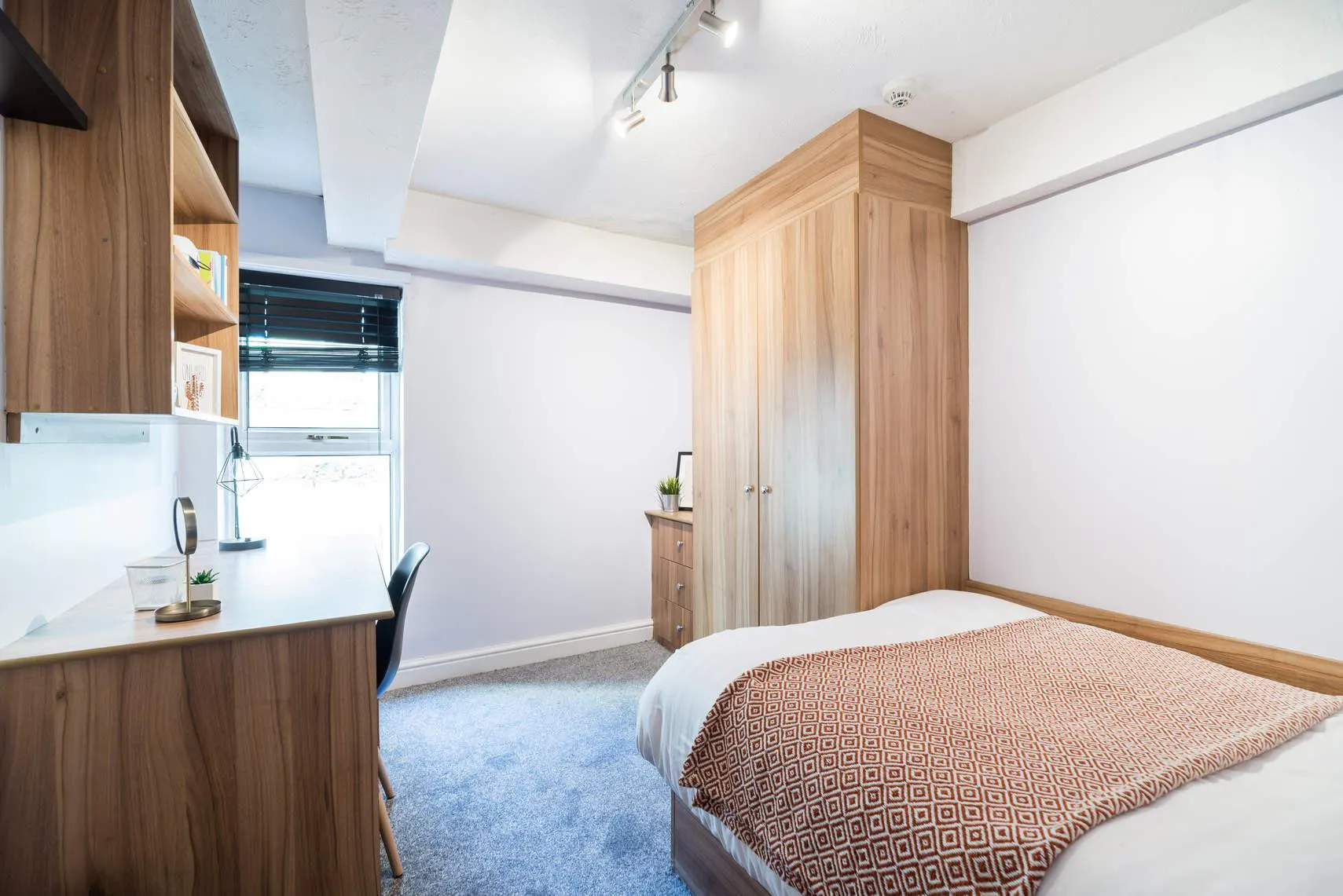 ROOM ROOM 1