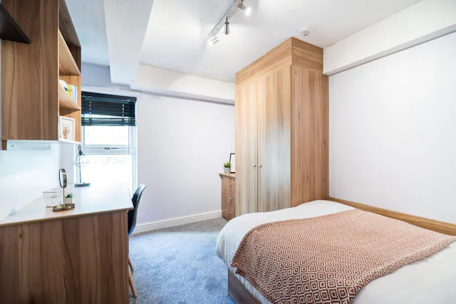 Four Bed Apartment room image 1