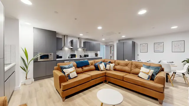 Classic Plus Ensuite room image 9