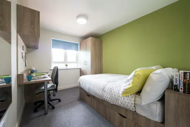 Premium Ensuite 4 Bed room image 1