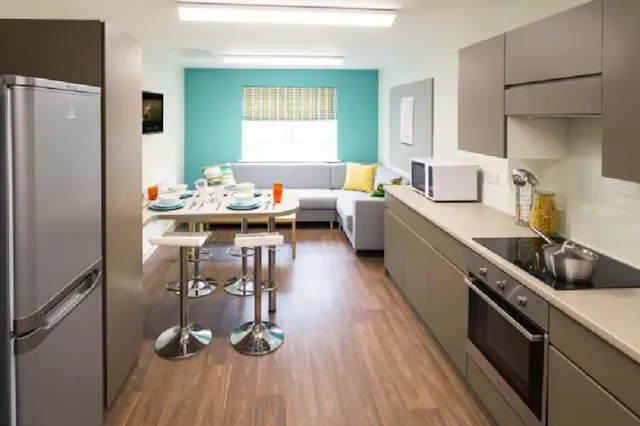 Premium Ensuite 4 Bed room image 4
