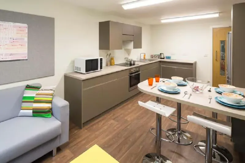 Premium Ensuite 4 Bed