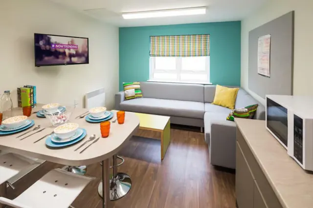 Premium Ensuite 4 Bed room image 2